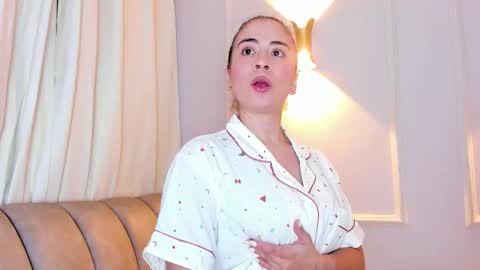 Snapshot of lia_walton__ chatting on 10/14/25, 03:57 liz walton online show from 10/14/25, 03:57