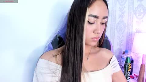 Snapshot of liaa_18 chatting on 10/08/25, 04:54 Liaa online show from 10/08/25, 04:54