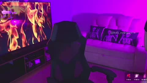 Snapshot of liaa_rodriguezz chatting on 02/04/25, 01:02 Liaa online show from 02/04/25, 01:02