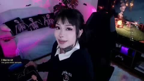 Snapshot of liaa_rodriguezz chatting on 10/14/25, 10:32 Liaa online show from 10/14/25, 10:32