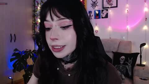 Liaa  online show from 03/25/26, 11:00