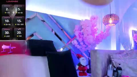 Liaa online show from 11/25/25, 02:44