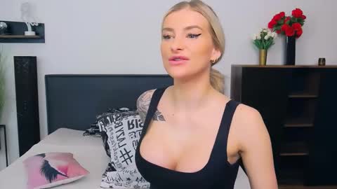 Lia online show from 04/02/26, 06:44