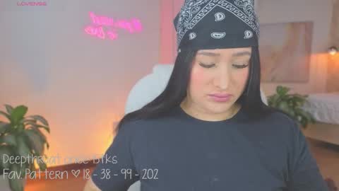 Snapshot of liacox chatting on 10/02/25, 03:02 Lia Cox online show from 10/02/25, 03:02