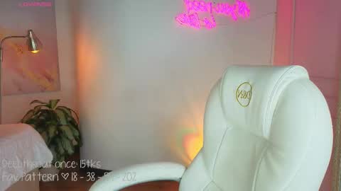 Lia Cox online show from 11/13/25, 03:16