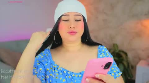 Lia Cox online show from 11/18/25, 03:01