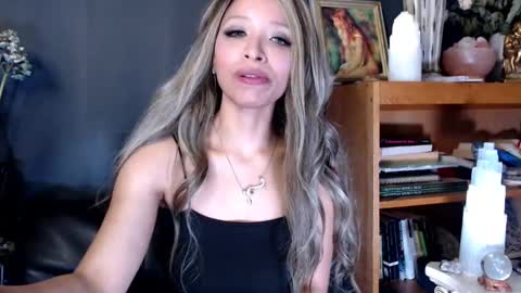 Lia Divina online show from 12/31/24, 09:42