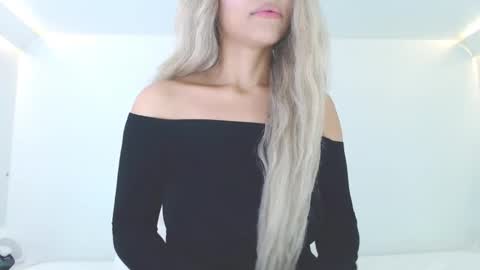 Lia Divina online show from 11/25/25, 05:40