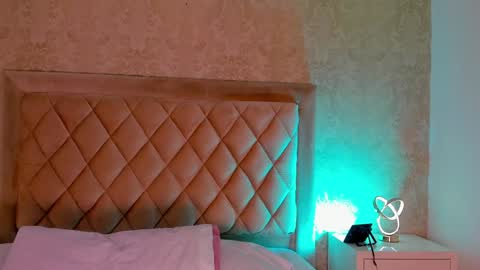 Lia online show from 01/22/25, 01:10