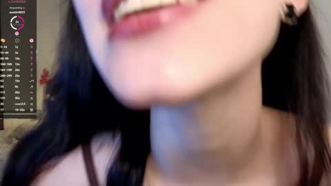 Lia  online show from 11/12/25, 08:59