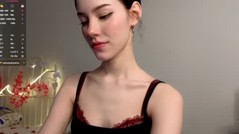 Snapshot of liaglamour chatting on 07/17/26, 10:00 Lia online show from 07/17/26, 10:00