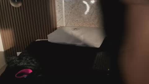 Snapshot of liah_cleir chatting on 09/19/25, 09:15 Liah online show from 09/19/25, 09:15