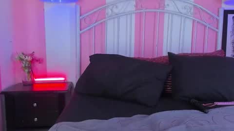 ---Liah--- online show from 10/16/25, 09:49