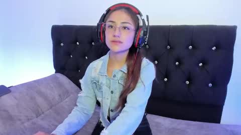 Liah  online show from 11/18/25, 07:18