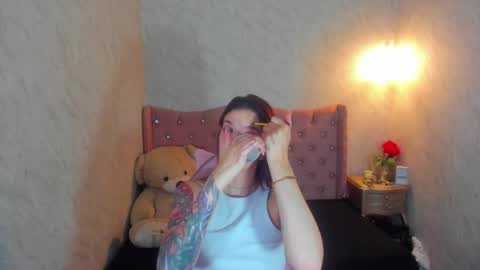 Snapshot of liaharrys chatting on 02/16/25, 01:14  Lia  online show from 02/16/25, 01:14