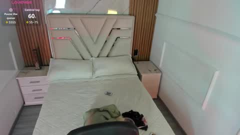 Snapshot of liahfontaine chatting on 12/15/25, 11:47 Liah Fontaine online show from 12/15/25, 11:47