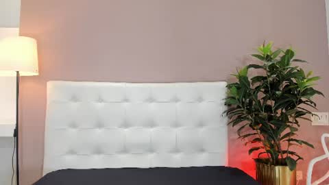liahglow online show from 07/08/26, 12:53