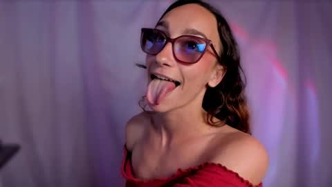 Snapshot of liahilton_ chatting on 04/27/26, 02:37 lh6 9c online show from 04/27/26, 02:37
