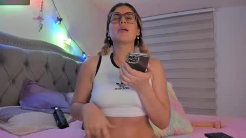 Snapshot of liahkimi chatting on 02/11/25, 04:11 Lia  online show from 02/11/25, 04:11