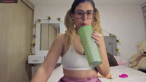 Snapshot of liahkimi chatting on 02/21/25, 02:06 Lia  online show from 02/21/25, 02:06