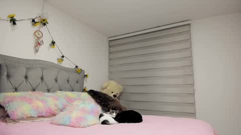 Snapshot of liahkimi chatting on 03/10/25, 11:27 Lia  online show from 03/10/25, 11:27