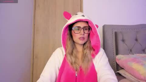 Snapshot of liahkimi chatting on 09/09/25, 02:00 Lia  online show from 09/09/25, 02:00