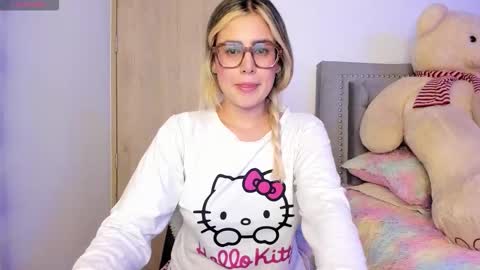 Snapshot of liahkimi chatting on 09/22/25, 02:13 Lia  online show from 09/22/25, 02:13