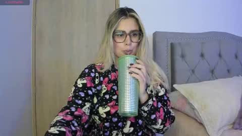 Snapshot of liahkimi chatting on 09/29/25, 01:55 Lia  online show from 09/29/25, 01:55