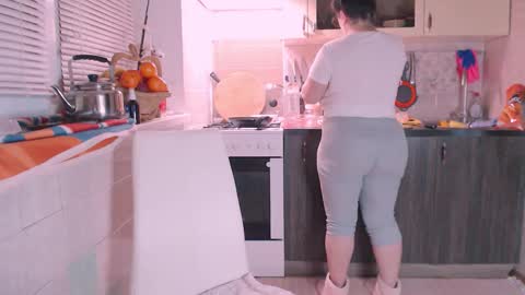 miss Lia  colection for travel online show from 12/19/24, 07:18