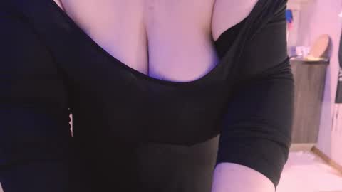 miss Lia  colection for travel online show from 01/07/25, 05:09