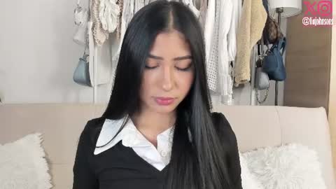 Snapshot of liajohnsons_ chatting on 06/14/26, 03:08 Lia Johnsons online show from 06/14/26, 03:08