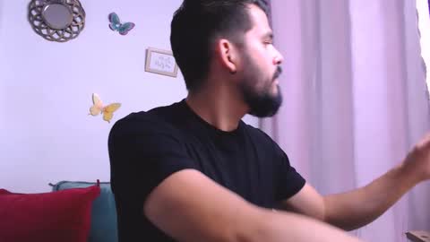 liam_borges online show from 02/04/25, 08:49