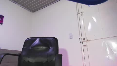 liam_borges online show from 02/19/25, 10:12