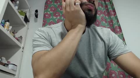 liam_borges online show from 03/10/25, 12:18
