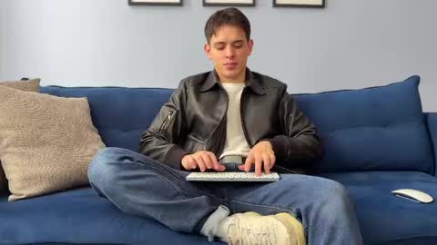 Liam online show from 04/20/26, 03:59