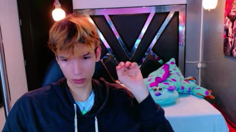 liam_green1 online show from 02/10/26, 11:47