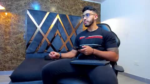 LIAM KLEIN online show from 09/25/25, 11:25