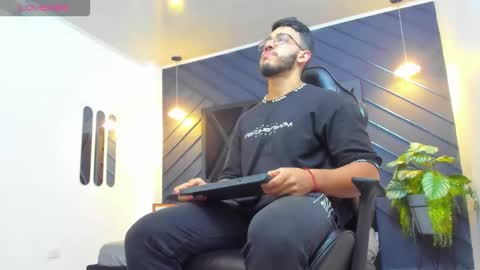 LIAM KLEIN online show from 10/15/25, 11:10