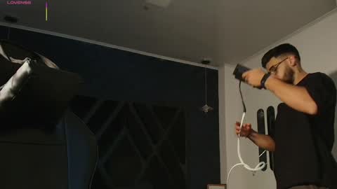 LIAM KLEIN online show from 04/09/26, 11:15