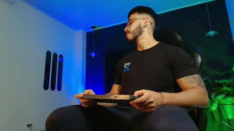 LIAM KLEIN online show from 04/11/26, 11:36