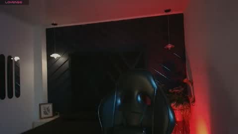 LIAM KLEIN online show from 04/16/26, 11:11