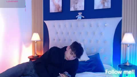 Snapshot of liam_lux chatting on 04/28/26, 12:43 LIAM online show from 04/28/26, 12:43