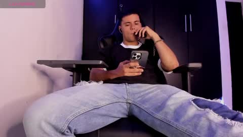 Snapshot of liam_mateo_ chatting on 05/09/26, 07:02 Liam online show from 05/09/26, 07:02