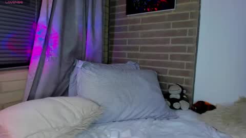 liam online show from 04/22/26, 03:20