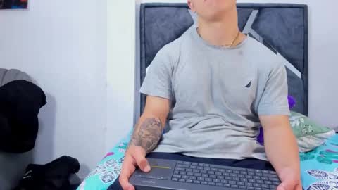 Call me Lian online show from 02/18/26, 12:12