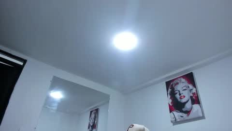 Call me Lian online show from 04/08/26, 12:05