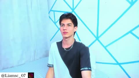 Snapshot of liam_scott77 chatting on 06/06/26, 02:33 Liam scott77 online show from 06/06/26, 02:33