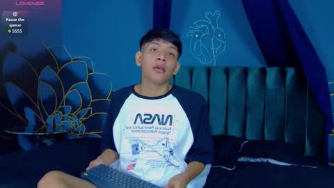 Liam online show from 12/01/25, 12:21