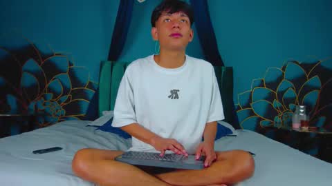 Liam online show from 01/18/26, 04:33