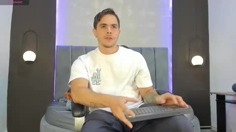 Liam online show from 10/21/25, 07:14